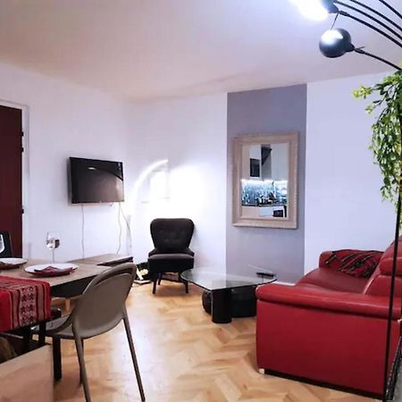 Pretty And Neat Bedroom In My Cosy Appartment. Puteaux Εξωτερικό φωτογραφία