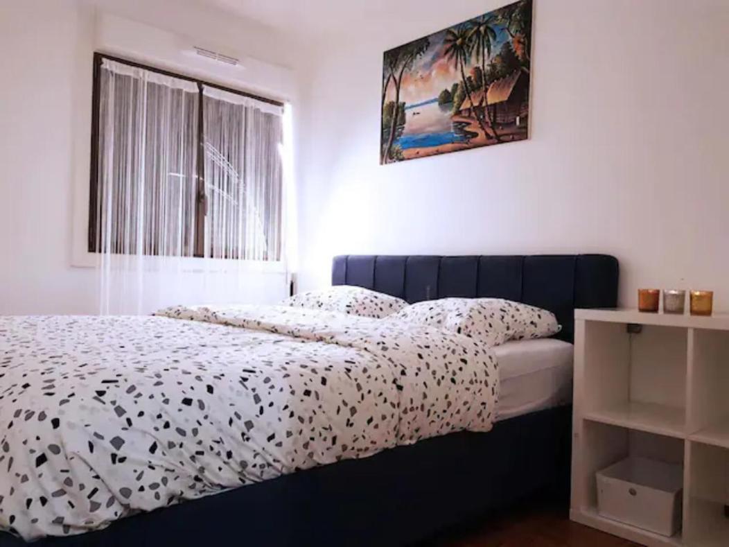 Pretty And Neat Bedroom In My Cosy Appartment. Puteaux Εξωτερικό φωτογραφία