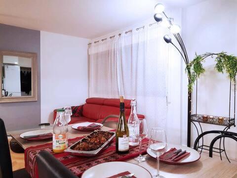 Pretty And Neat Bedroom In My Cosy Appartment. Puteaux Εξωτερικό φωτογραφία